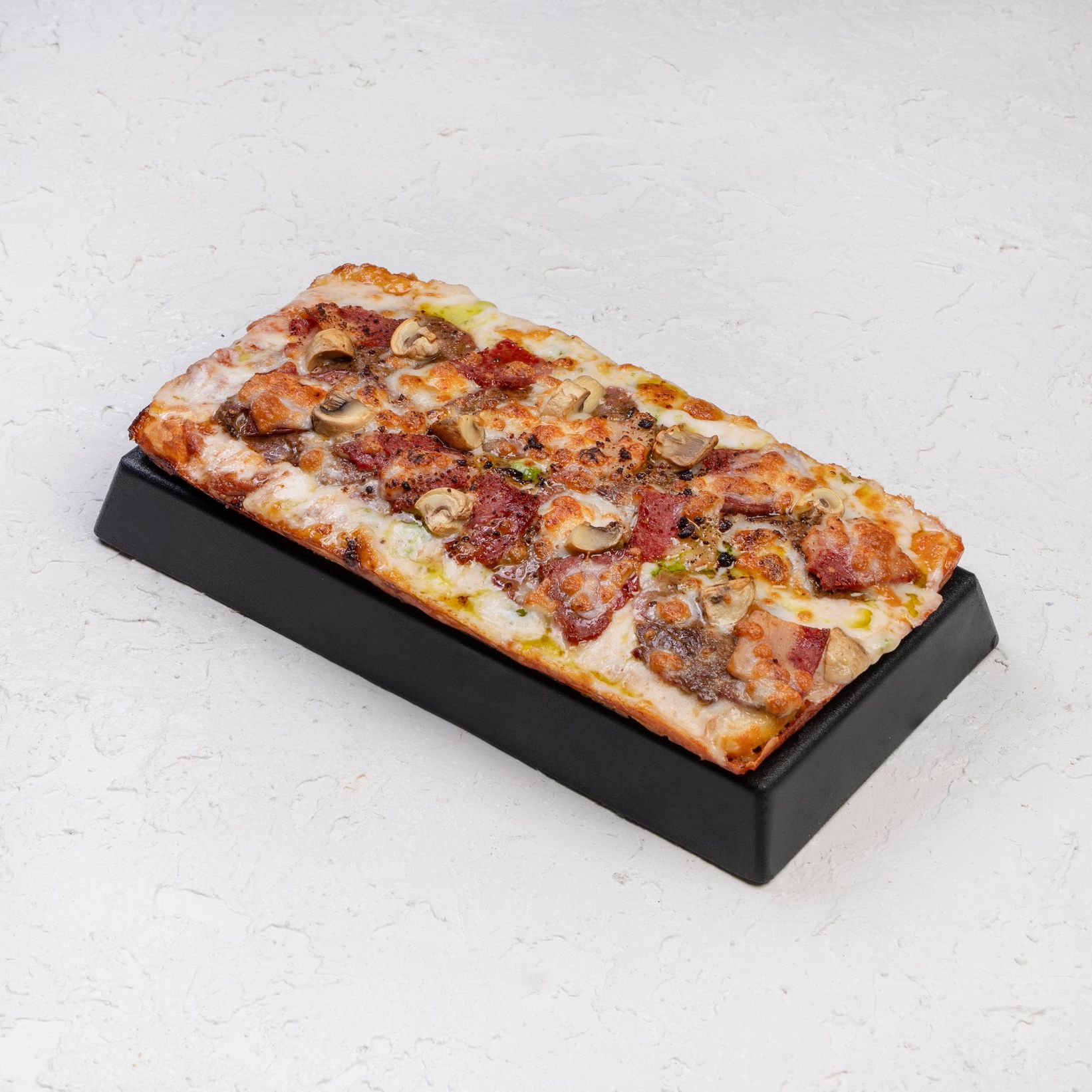 پیتزا استیک و بیکن