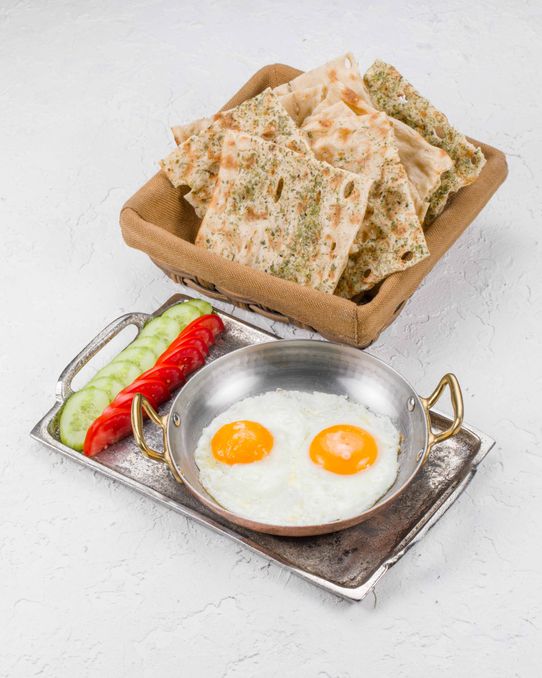 نيمرو با گوجه و خيار|Fried egg