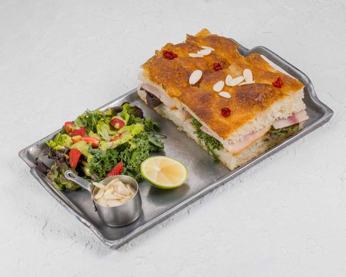 پنينى بوقلمون و اسفناج|Turkey and spanich panini