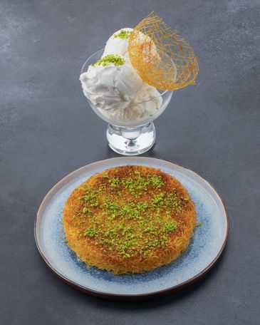 کنافه با پنیر و بستنی | Kunefe With Cheese & Ice Cream