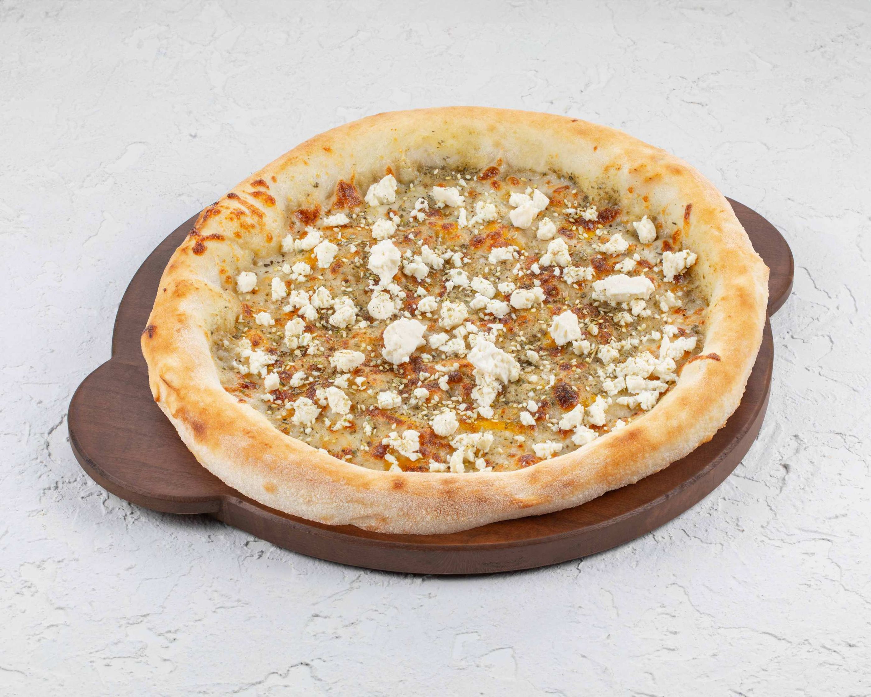 پیتزا زعتر با پنیر کنجدى|zaatar pizza